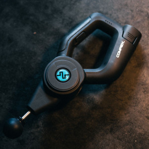 FIXX 1.0  перкусійний масажер Compex