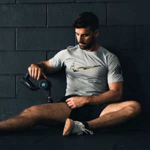 FIXX 1.0  перкусійний масажер Compex